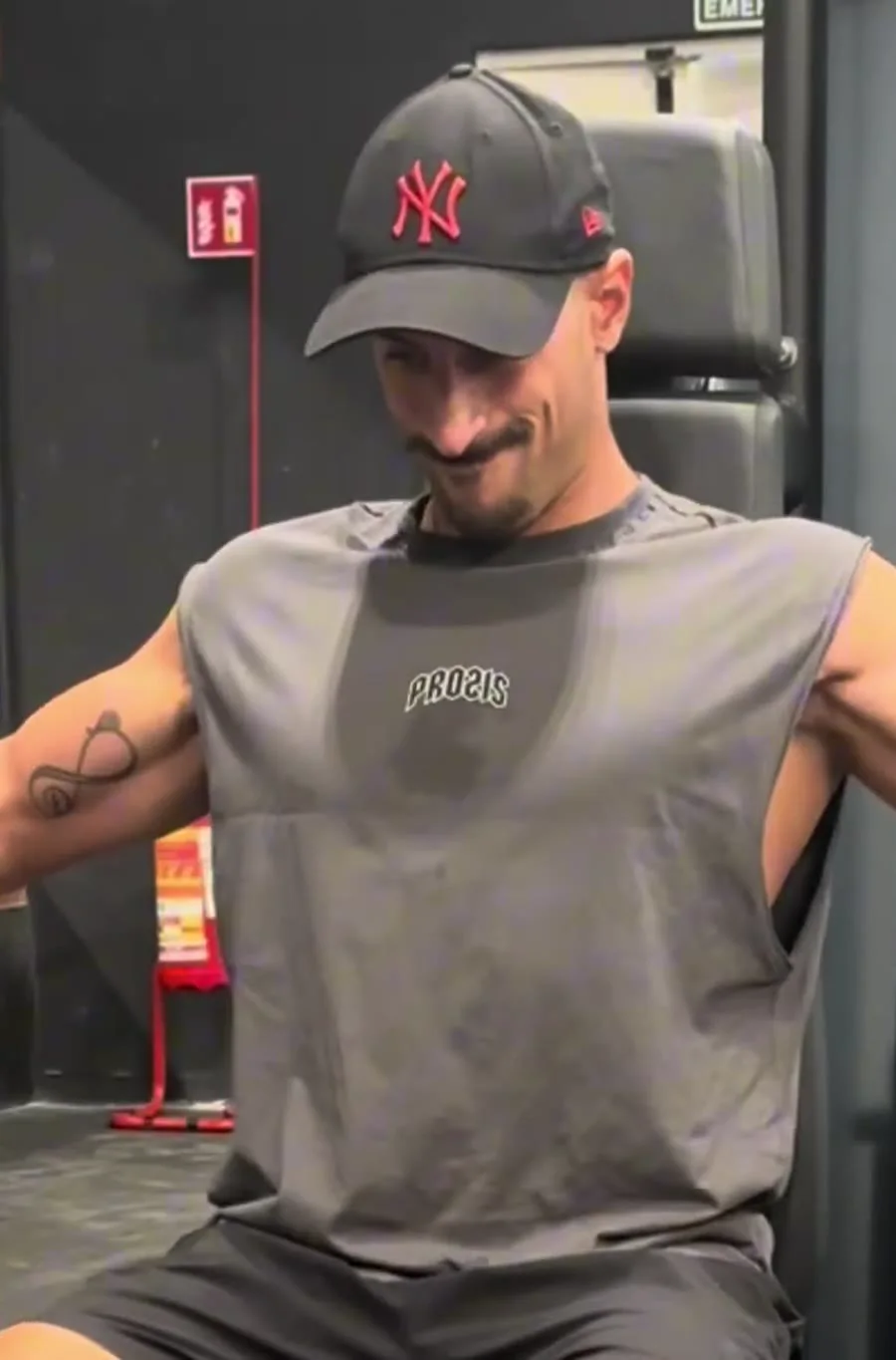 Gianluca Mollo durante un allenamento in palestra